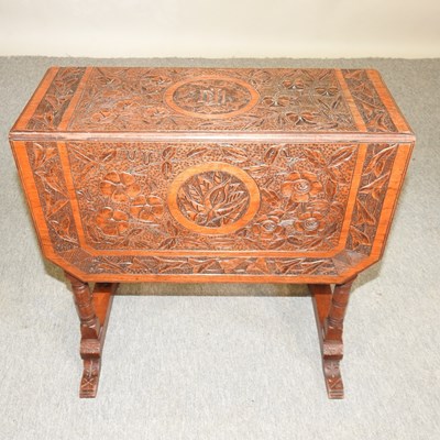 Lot 581 - A Victorian table