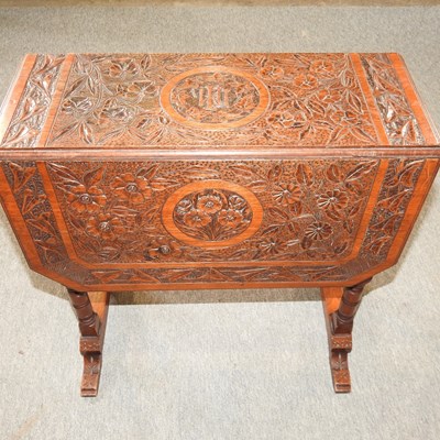 Lot 581 - A Victorian table