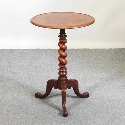 Lot 636 - A Victorian occasional table
