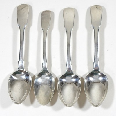 Lot 50 - A collection of silver teaspoons