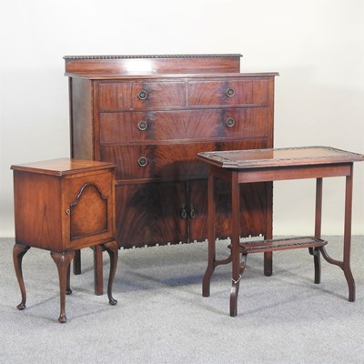 Lot 266 - A 1920's mahogany chest of drawers, together with