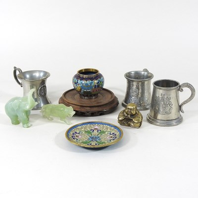 Lot 162 - A collection of items