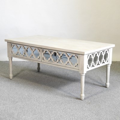 Lot 416 - A coffee table