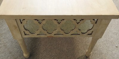 Lot 416 - A coffee table