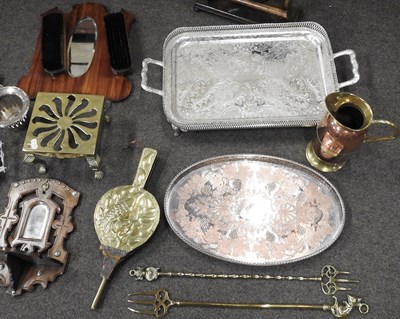 Lot 174 - A collection of metalwares