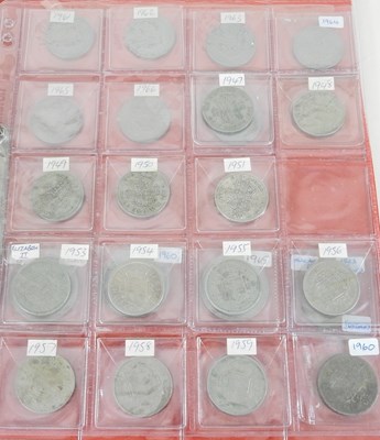 Lot 90 - A collection of coins