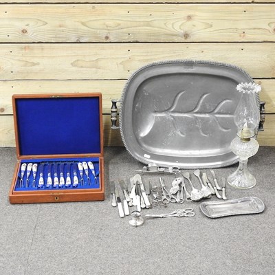Lot 256 - A canteen of cutlery