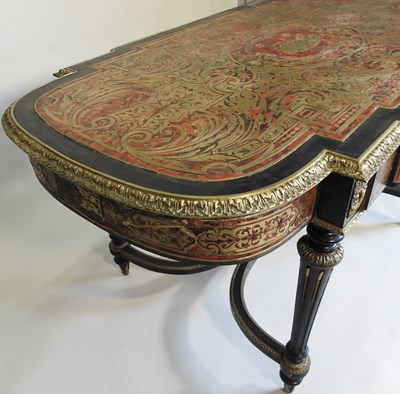 Lot 81 - A 19th century centre table