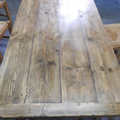 Lot 82 - A large modern pine dining table