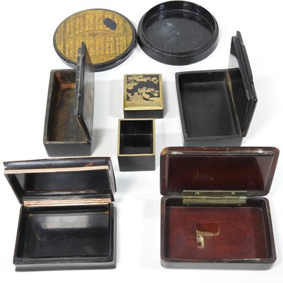 Lot 4 - A collection of boxes