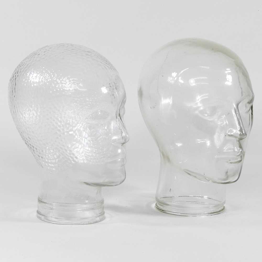 Lot 271 - A glass mannequin head