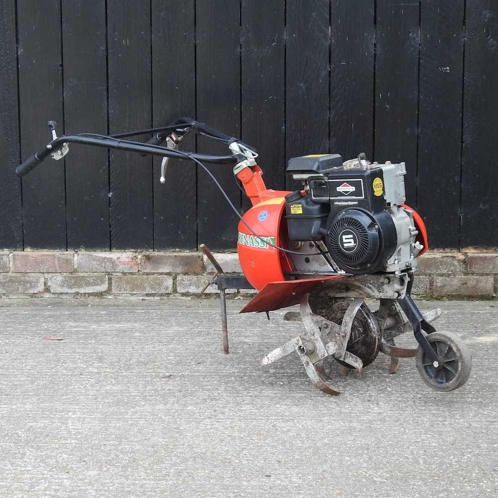 Lot 376 - A garden rotovator