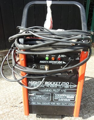 Lot 321 - A plasma cutter