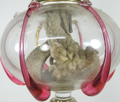 Lot 117 - A 19th century glass oil lamp