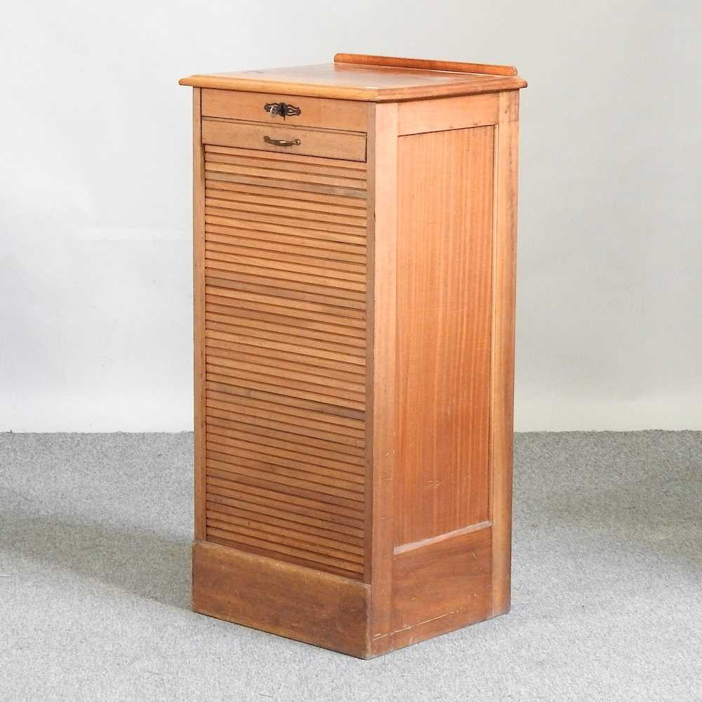 Lot 681 - A filing cabinet