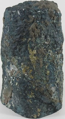 Lot 134 - An amethyst geode