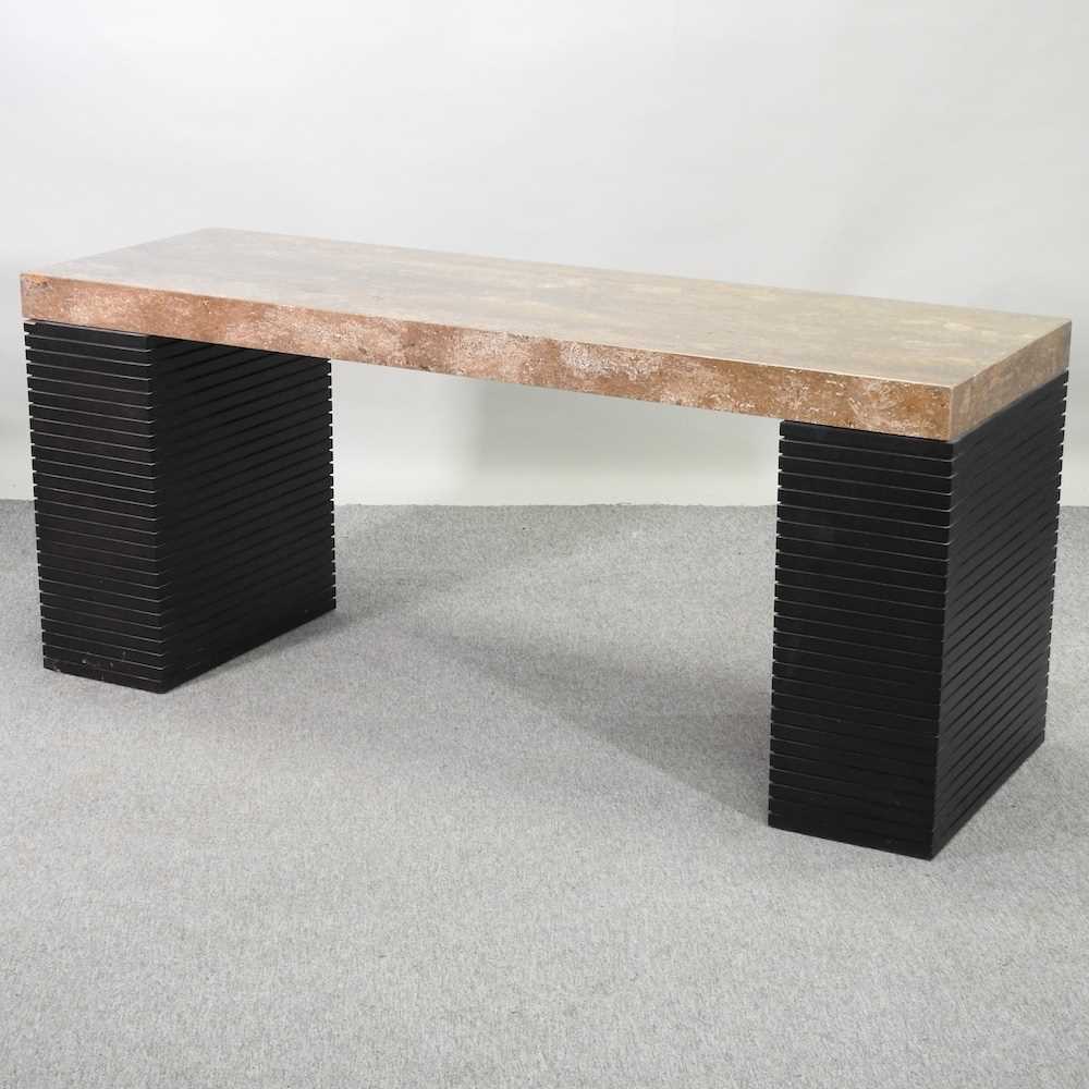 Lot 724 - A Fishpools marble side table