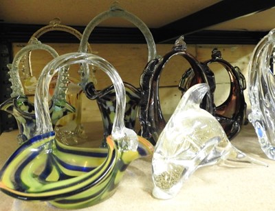 Lot 128 - A collection of coloured glassware