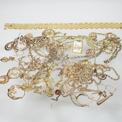 Lot 46 - A collection of jewellery