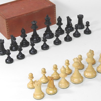 Lot 261 - An early 20th century wooden chess set