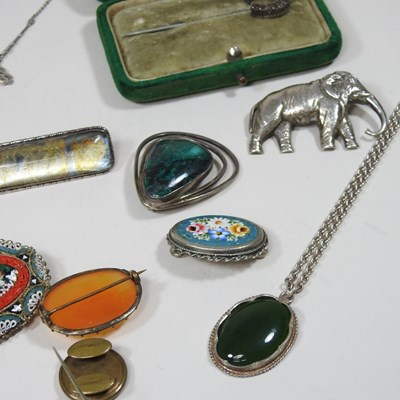 Lot 123 - A collection of jewellery